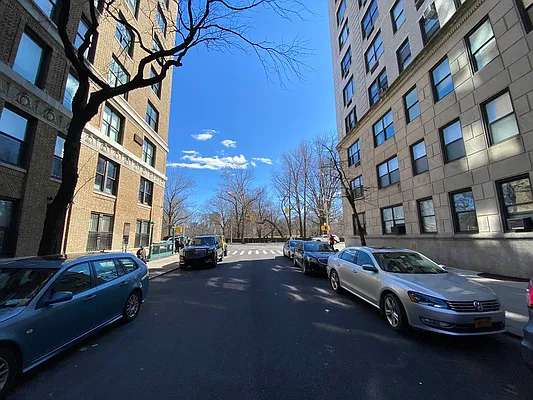 Rented by Harris Philip NYC | media 3