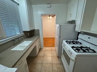 848 Carson St, Long Beach, CA 90807