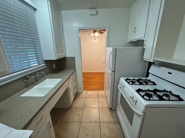 848 Carson St, Long Beach, CA