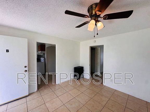5th image of 2139 Carlton Dr APT B