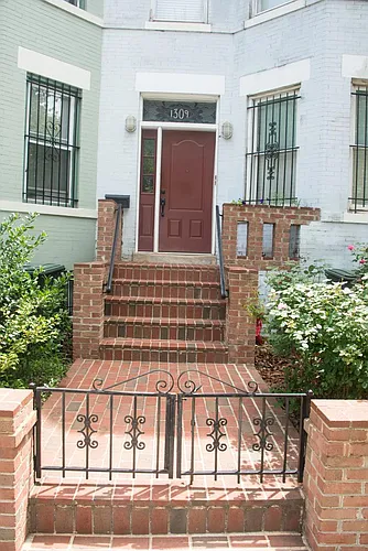 1309 1st St NW #1 Photo 1