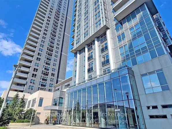 275 Village Green Sq #721, Toronto, ON M1S 0L8