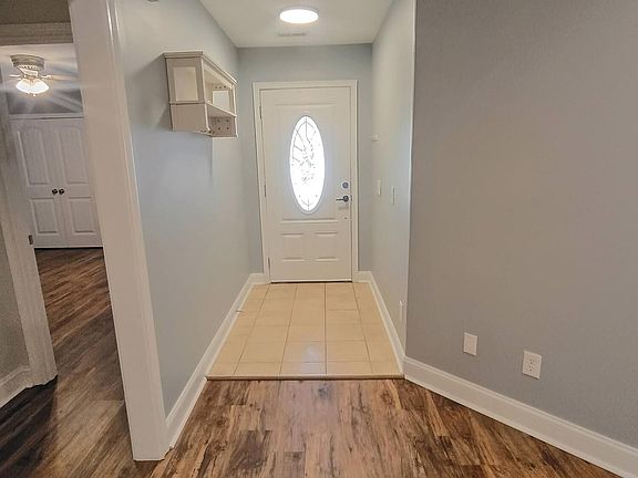 3rd image of 493 Lancaster Woods Drive