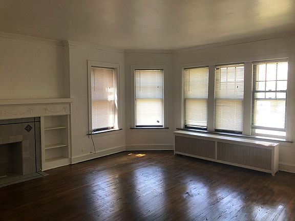 3rd image of 8151 S Crandon Ave #1