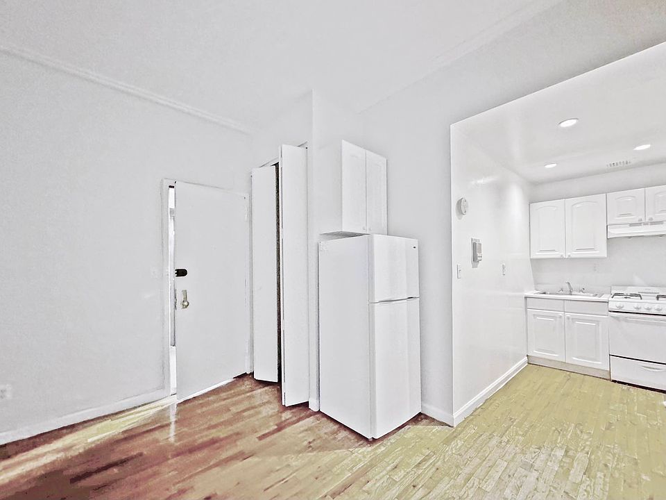 1st image of 11 E 32nd St #7H