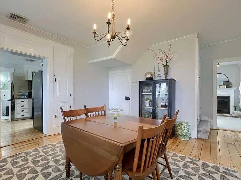 2047 Jarvis Rd — Photo 7