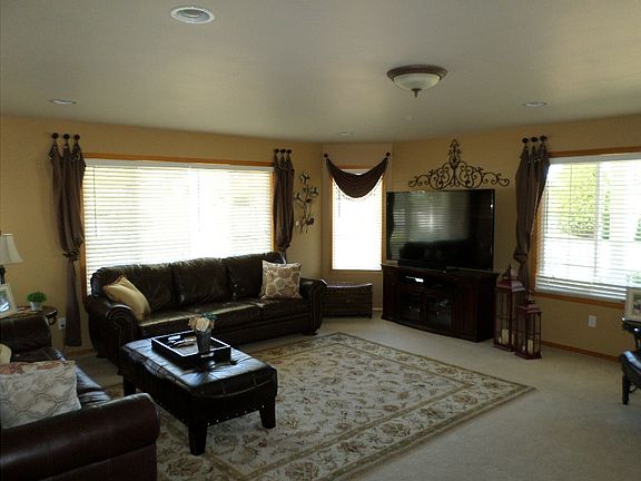 4th image of 16007 4th Ave NW