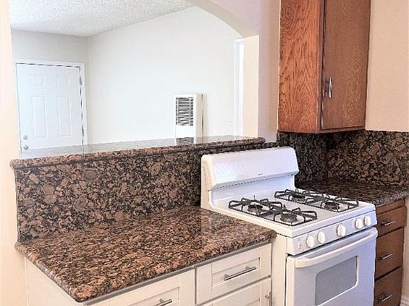 2nd image of 850 S Rosemead Blvd APT 3