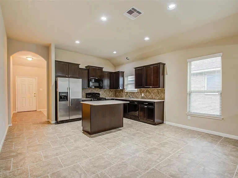 8710 Austin Thomas Dr — Photo 10