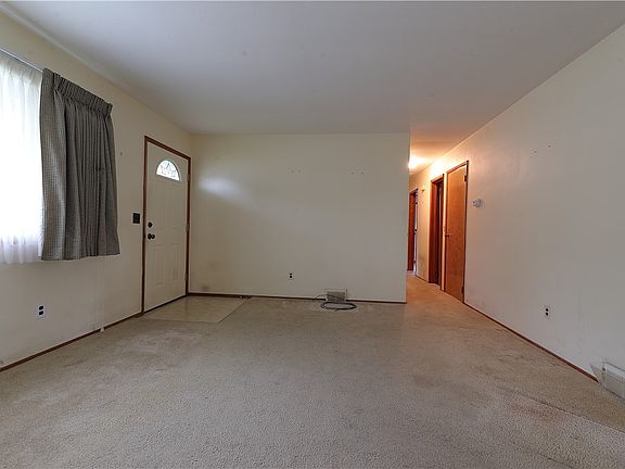 5th image of 544 E 37th St