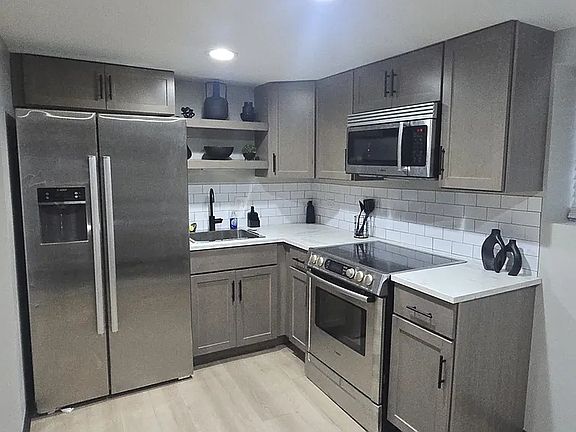 5th image of 7228 S Talman Ave G