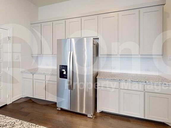 3rd image of 4929 Shore Crest Dr