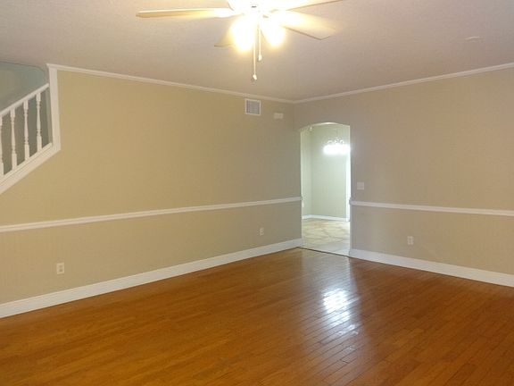 3rd image of 6238 Crickethollow Dr