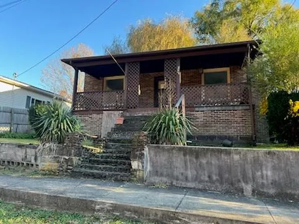 285 E Russell St, Elkhorn City, KY 41522