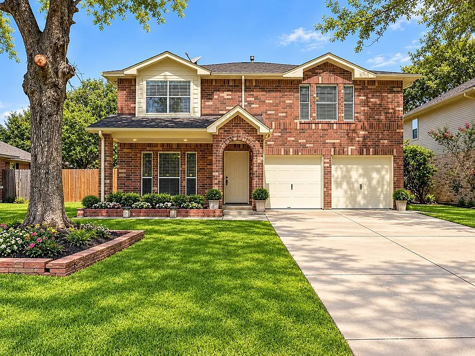 5815 Red River Dr