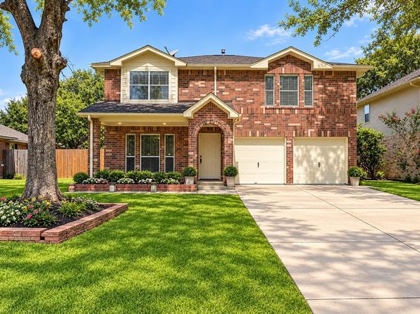 5815 Red River Dr