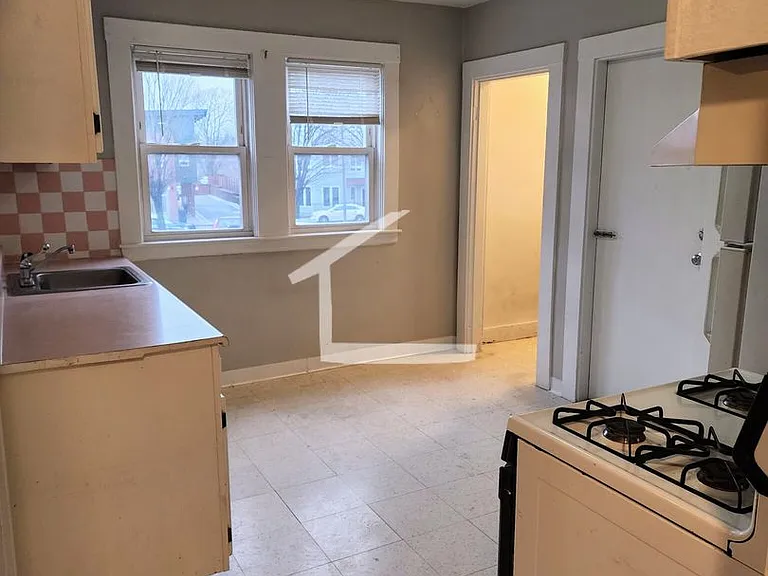 8 Woodside Ave #1 — Photo 24