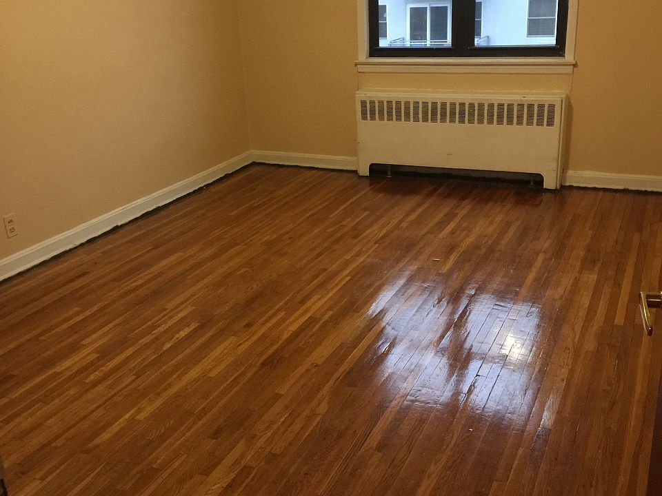 1st image of 2573 38th St #2