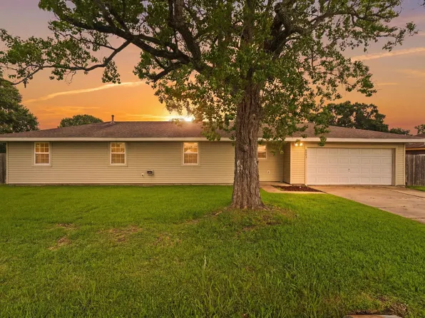 2887 Bobby St, Port Arthur, TX 77640