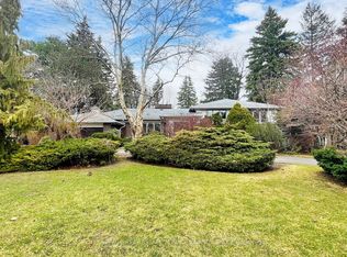 2 Colvestone Rd, Toronto, ON