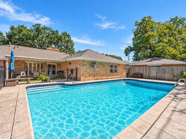 11006 Ashcroft Dr, Houston, TX 77096
