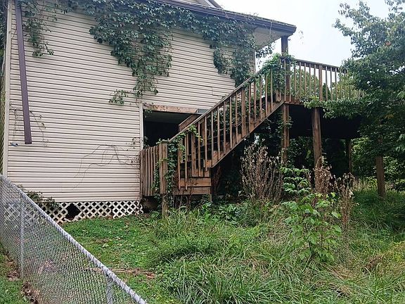 5th image of 2239 Falcon Dr