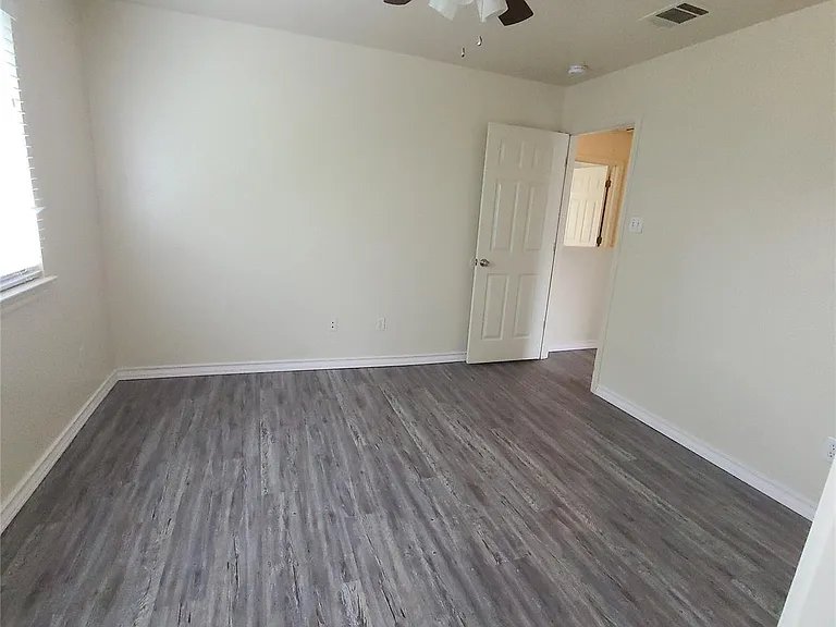 132 Cedargrove St — Photo 12