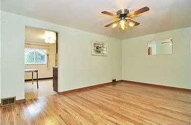 3rd image of 4883 Elmwood Dr