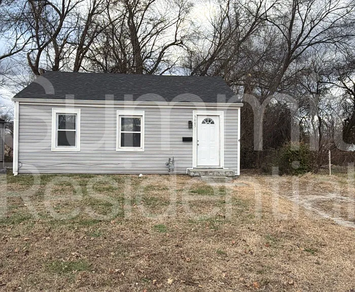 3005 Linwood Ave — Photo 1