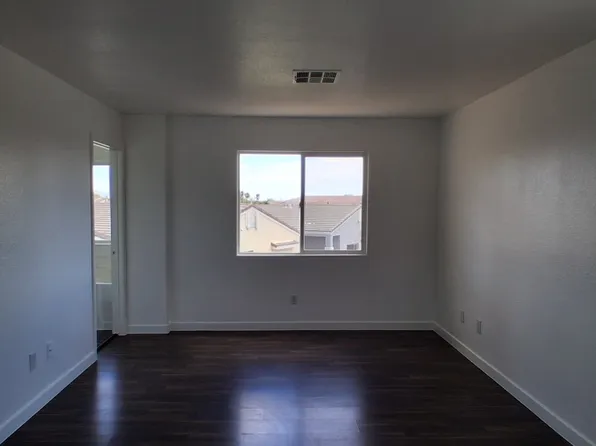 1672 Marion Bennet Dr, Las Vegas, NV 89106