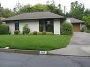 2425 Queensberry Rd, Pasadena, CA 91104