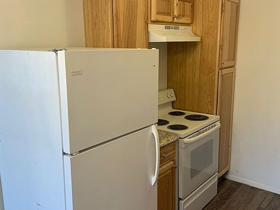 3rd image of 138 Rhode Island St SE Unit D