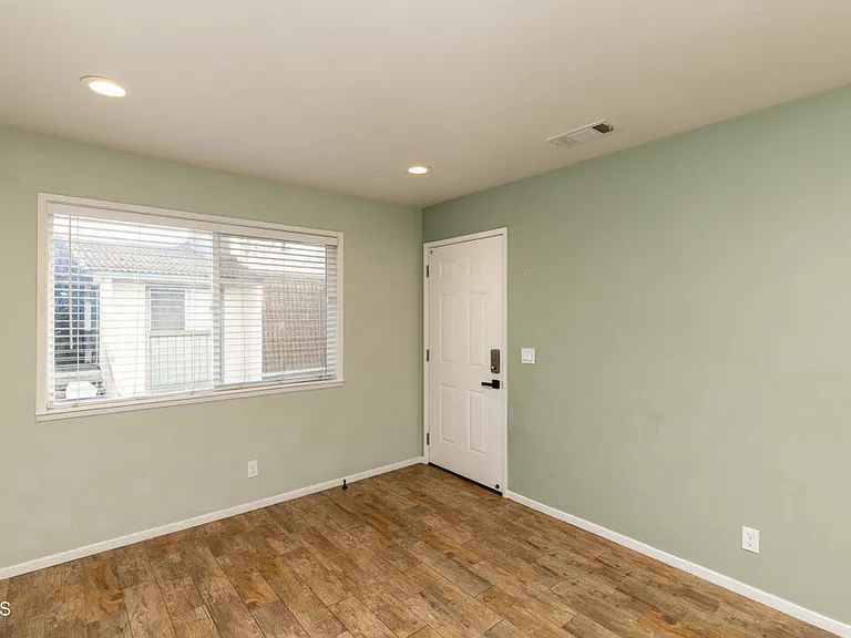 126 E Ventura St #F — Photo 6