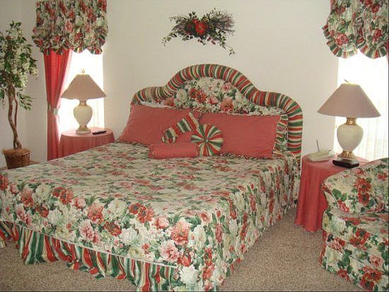 WBR4PK55-king-master-bedroom