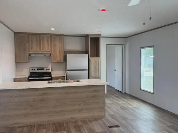 2349 Hardtop Ln, Florence, SC 29501