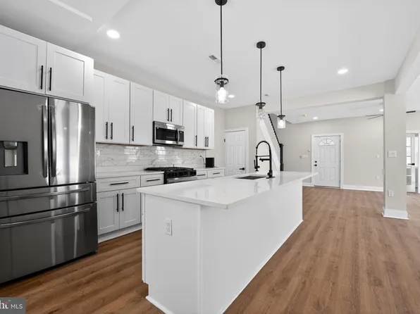 2911 Pinewood Ave, Baltimore, MD 21214