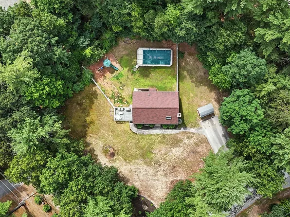 11 Albany Avenue, Londonderry, NH 03053