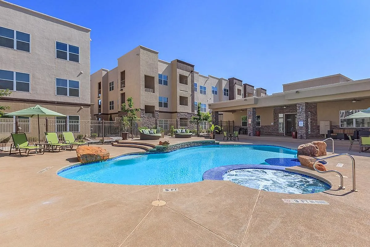 Villas at Helen of Troy — Photo 2