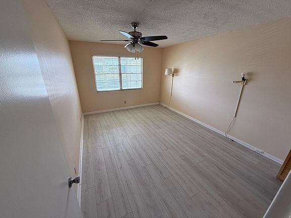 3rd image of 3021 Exeter B