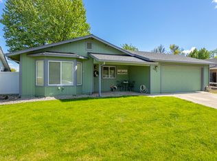 2950 Sandstone Dr, Anderson, CA 96007