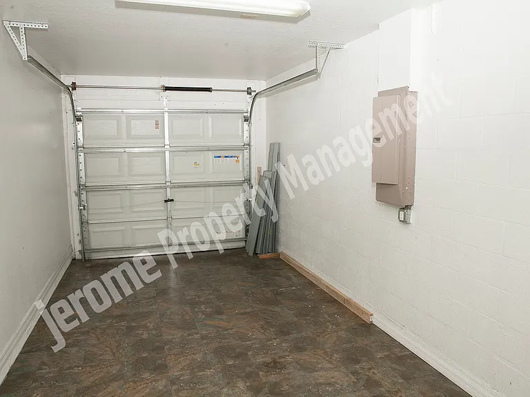4032 11th St E — Photo 17