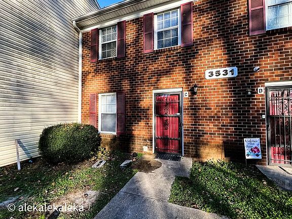 2nd image of 3531 Lynhaven Dr APT C