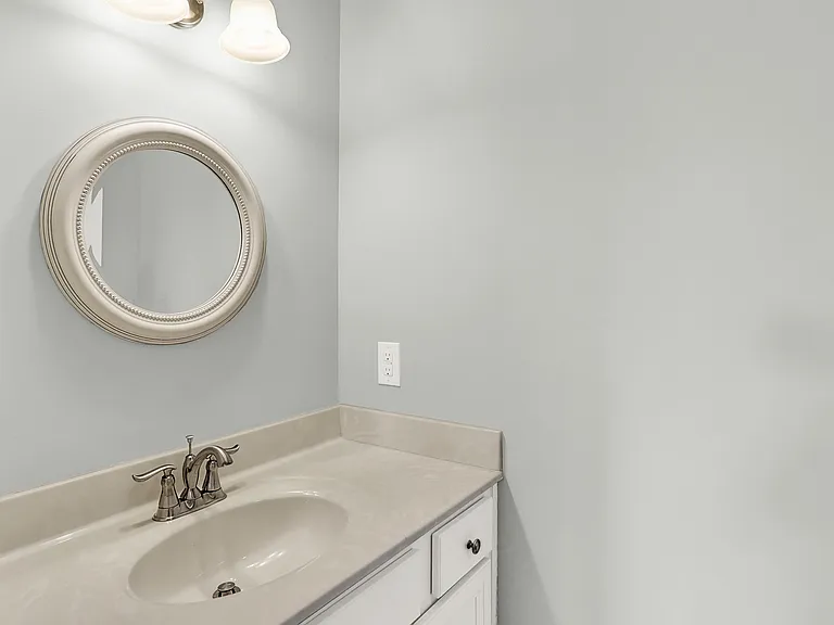 16893 Oak Manor Dr — Photo 52
