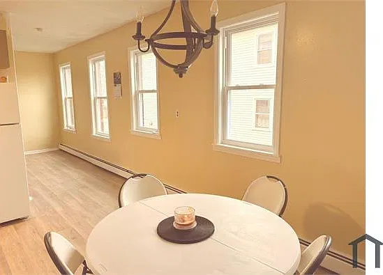 3 bed, 1169 sqft, $1,800 — Photo 4