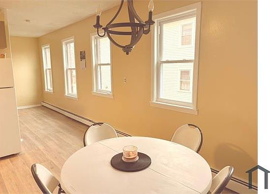4th image of 202 Bellevue St #B