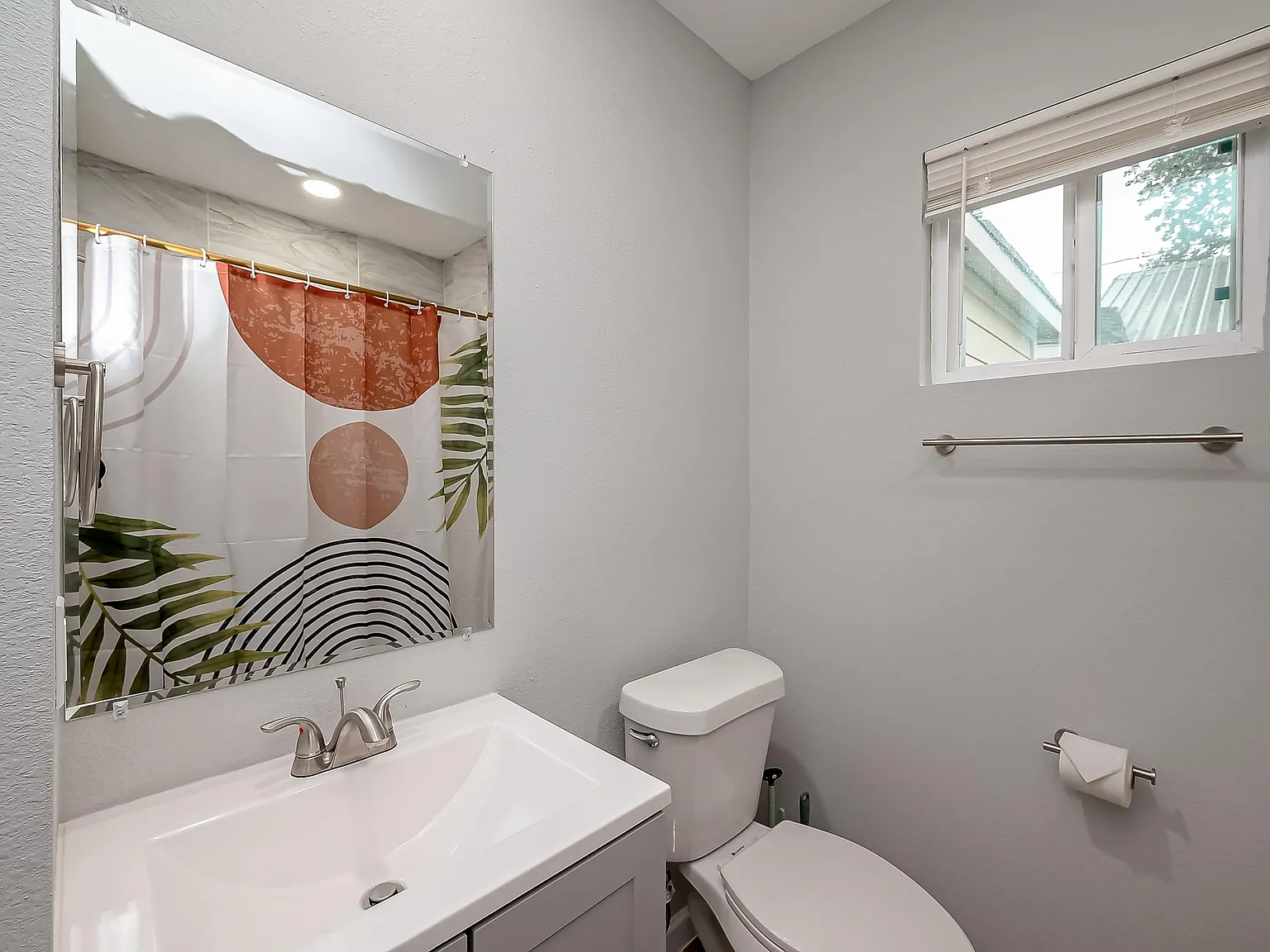 4 bed, 4.0 bath, 2625 sqft, $711 — Photo 3