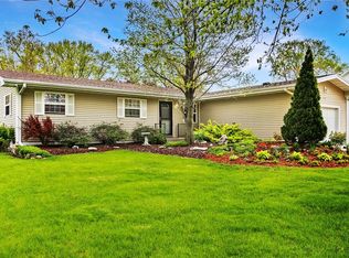 40 E Zeller St, North Liberty, IA 52317