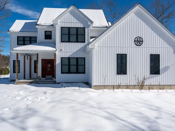 1388 Lyon St, Ludlow, MA 01056