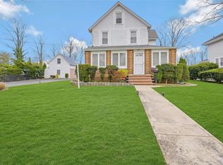 252 Nassau Rd, Huntington, NY 11743