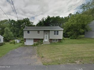 11 Alpine St, Rensselaer, NY 12144